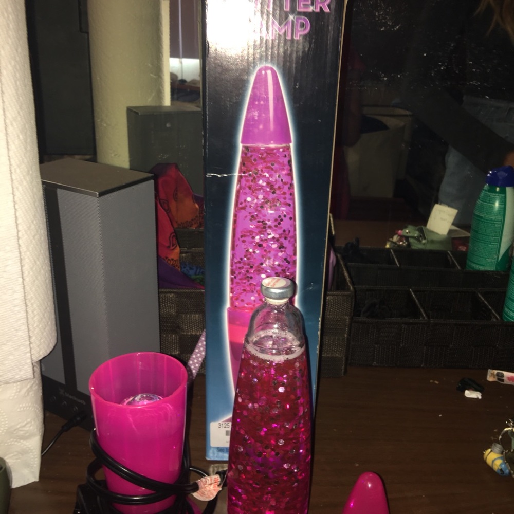 I am selling a pink lava lamp with sparkles! :)